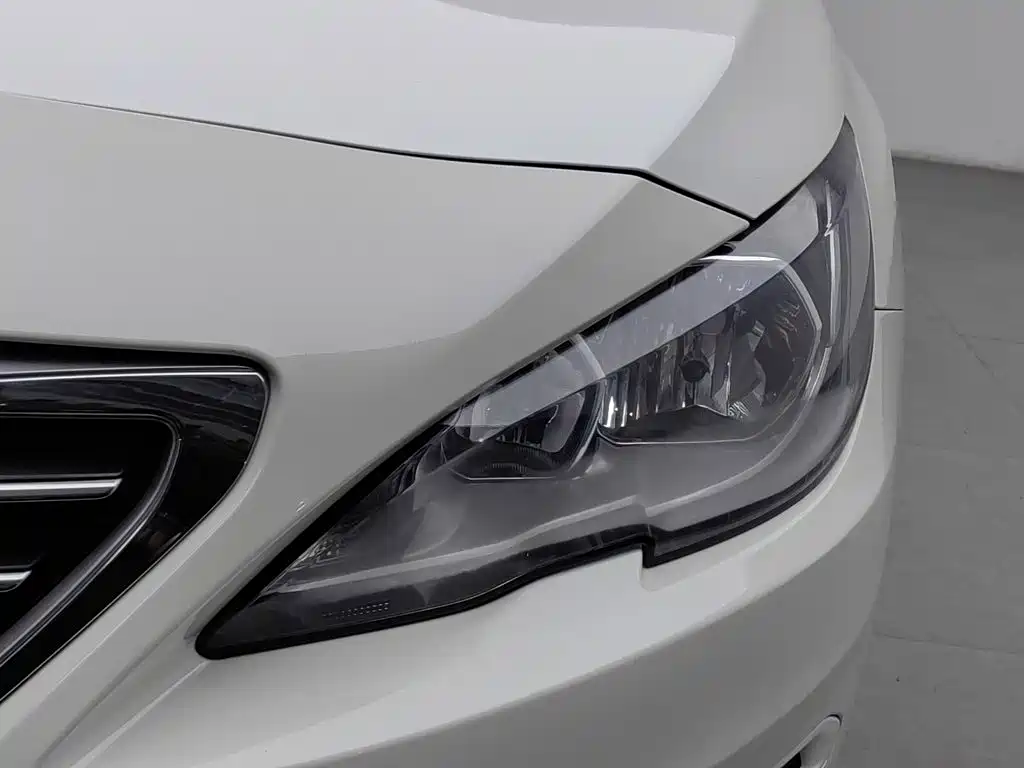 Peugeot 408 — миниатюра 7