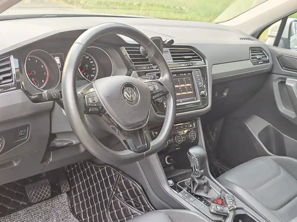 Volkswagen Tiguan L — миниатюра 10