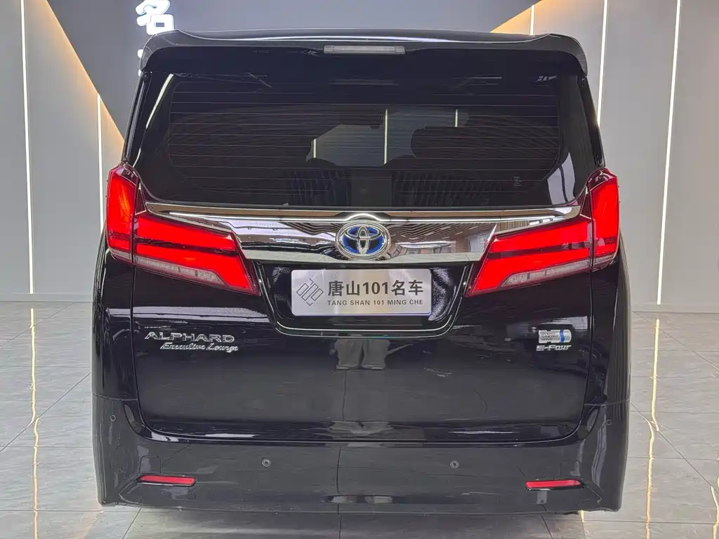 Toyota Alphard — миниатюра 7