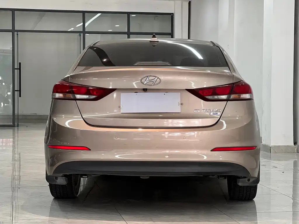 Hyundai Elantra — миниатюра 15