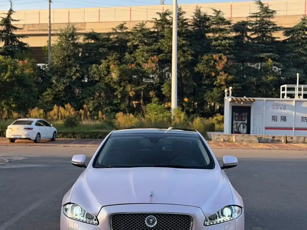 Jaguar XJ — миниатюра 2