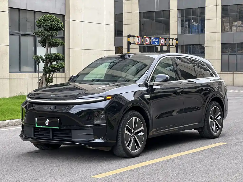 Li Auto Li L6 2025