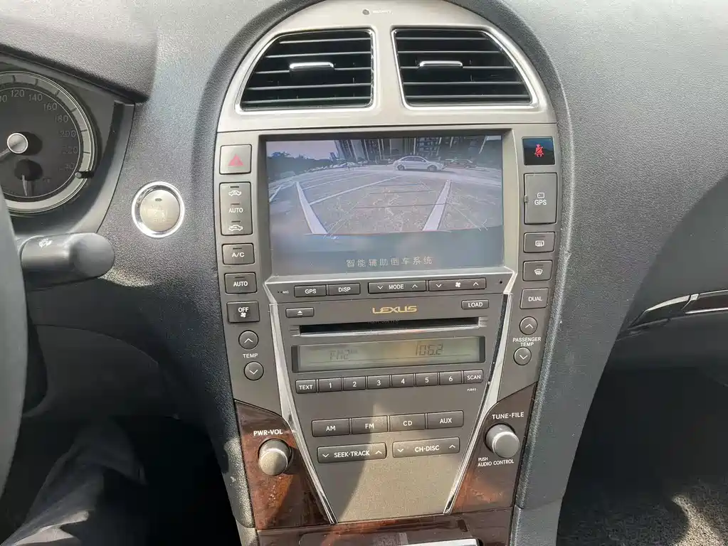 Lexus ES — миниатюра 12