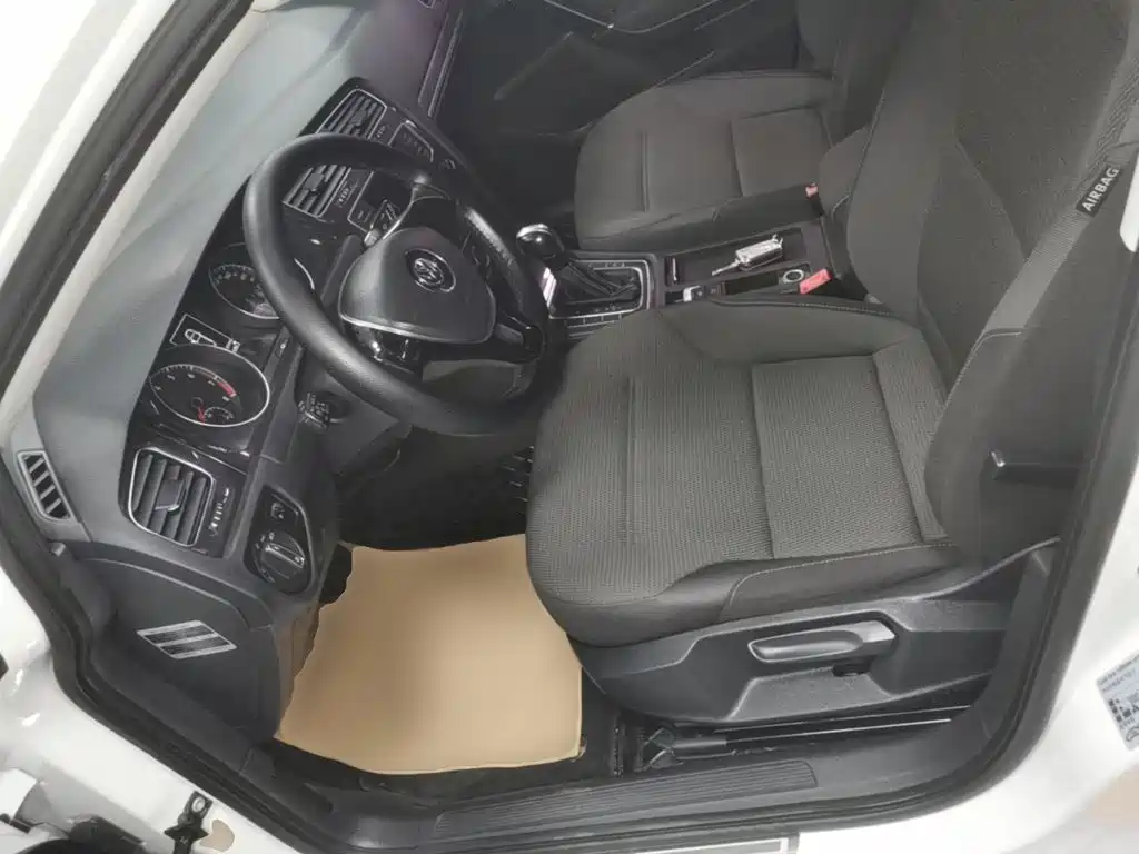 Volkswagen Golf — миниатюра 15