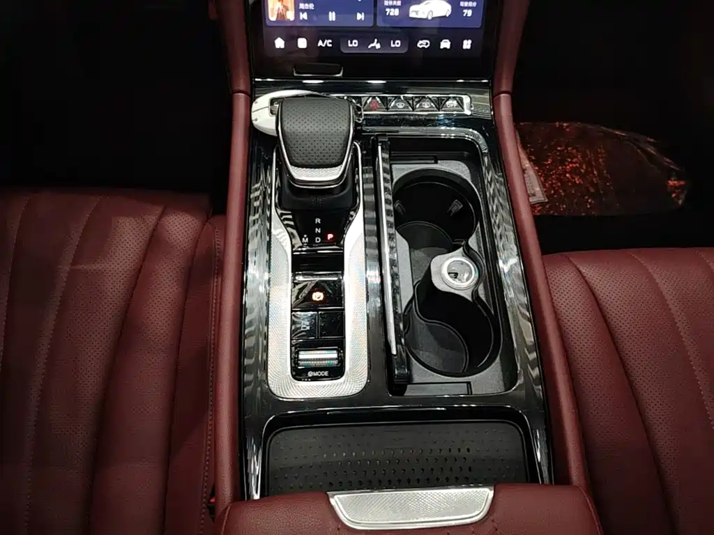 Hongqi Hongqi H5 — миниатюра 14