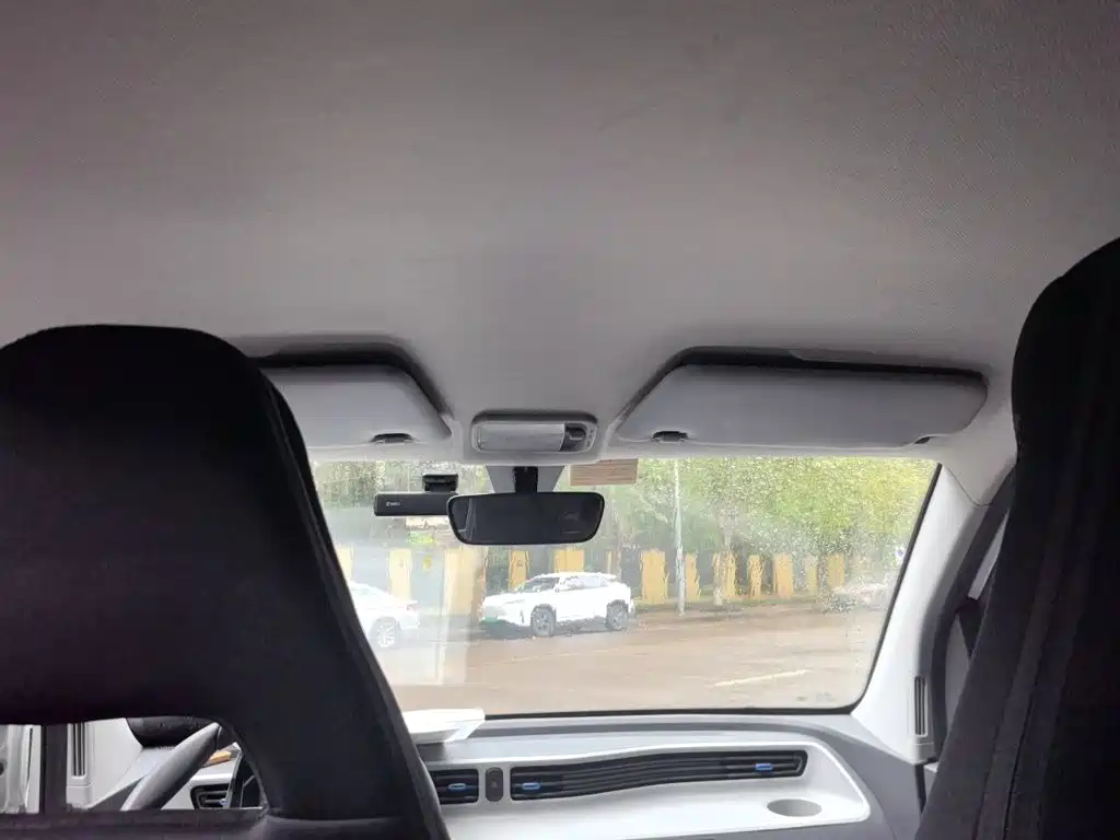 Wuling MINIEV — миниатюра 19