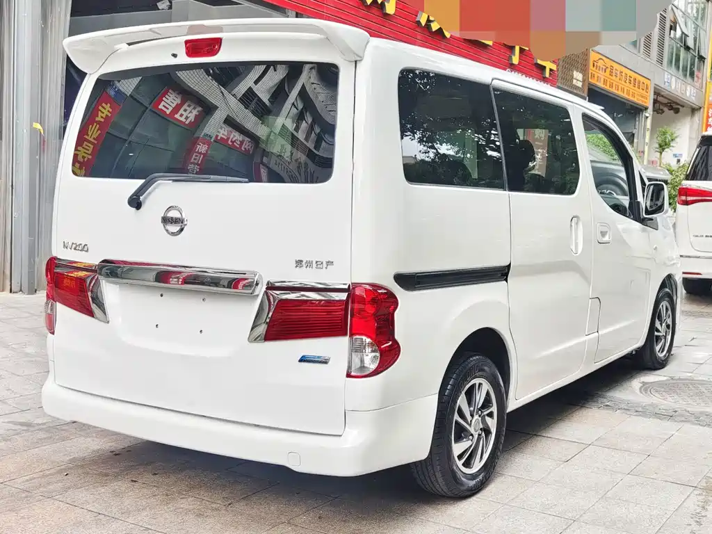 Nissan NV200 — миниатюра 5
