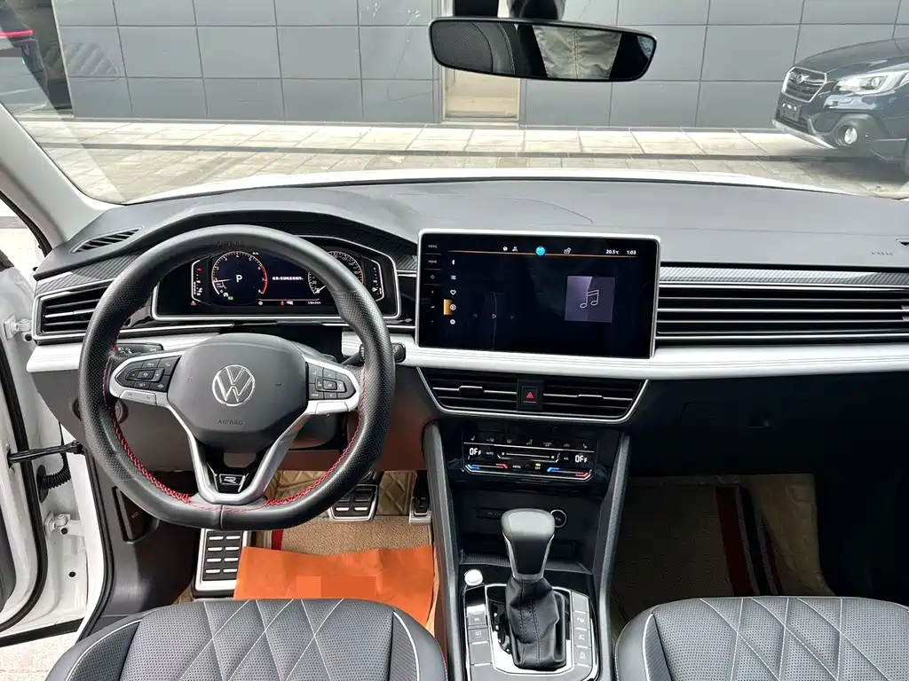 Volkswagen Tiguan L — миниатюра 9