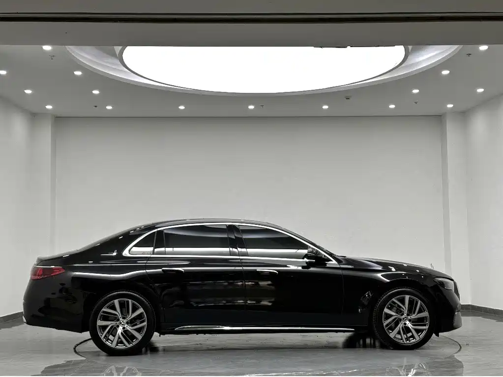 Mercedes-Benz E-Class — миниатюра 4