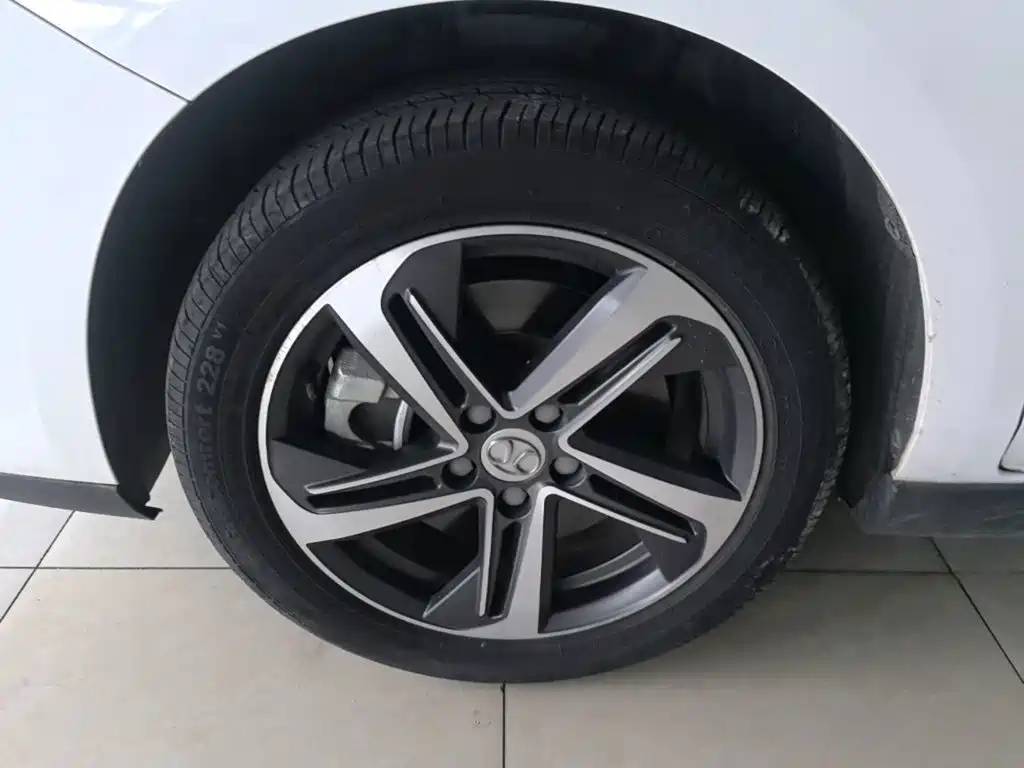 BAIC EU5 — миниатюра 23