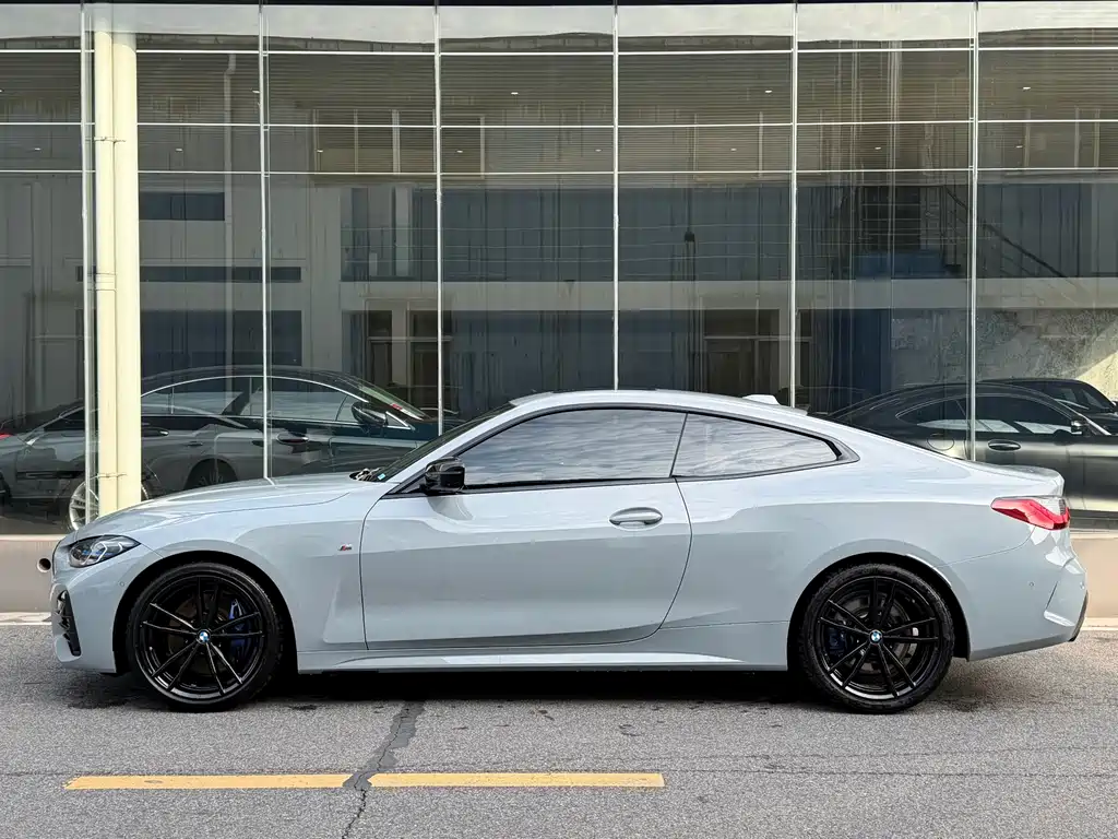 BMW 4 SERIES