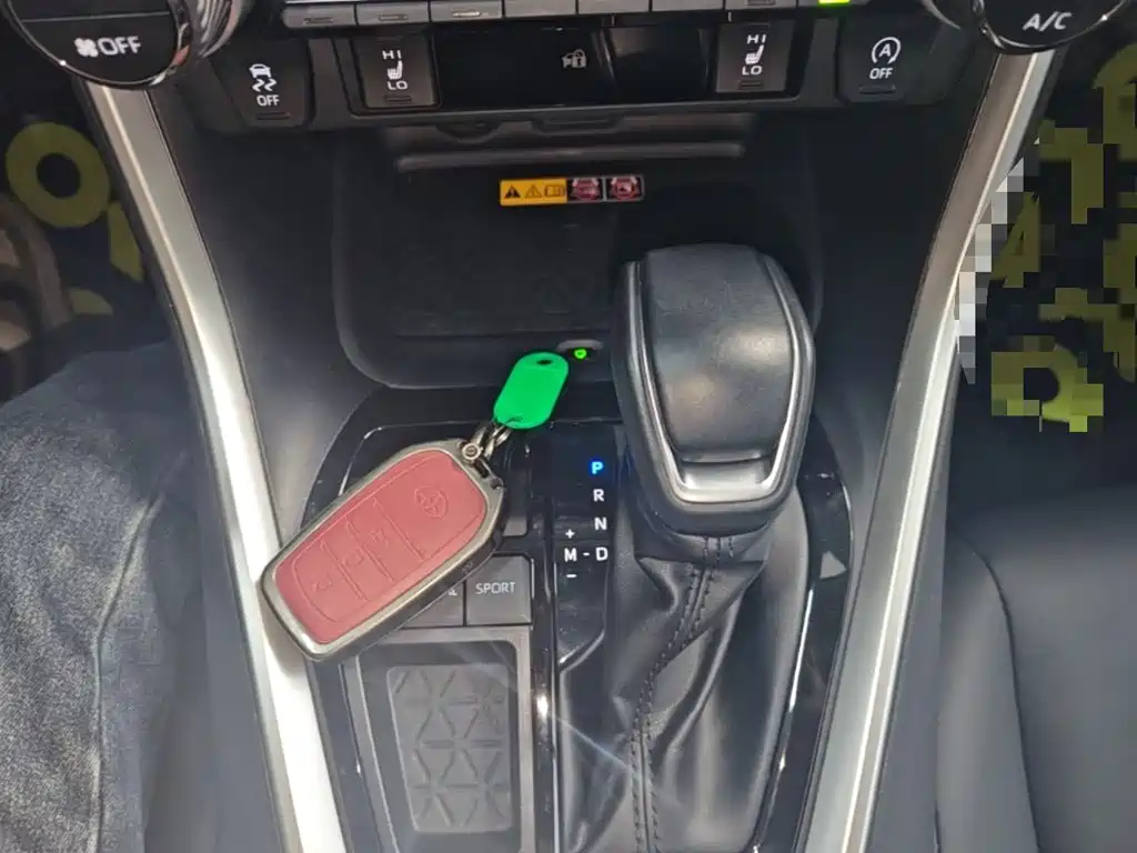 Toyota RAV4 — миниатюра 14