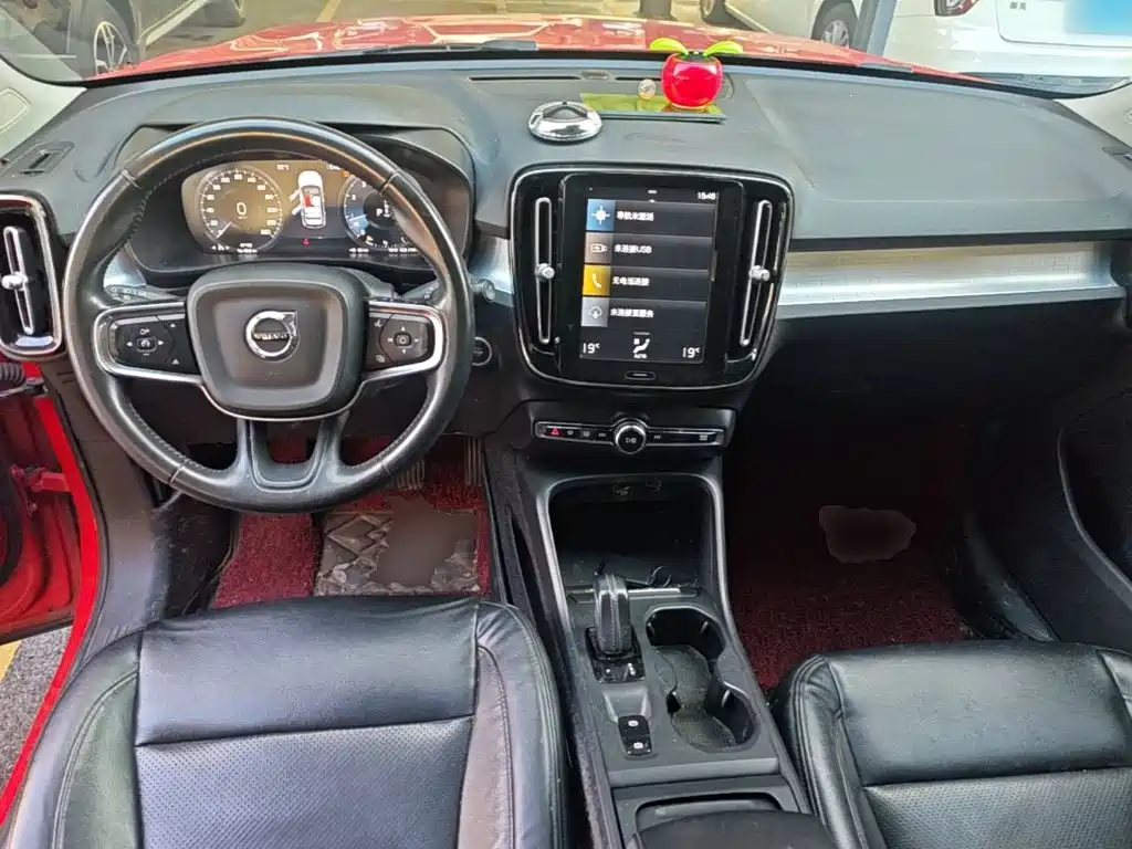 Volvo XC40 — миниатюра 10