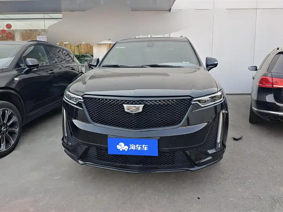 CADILLAC XT6