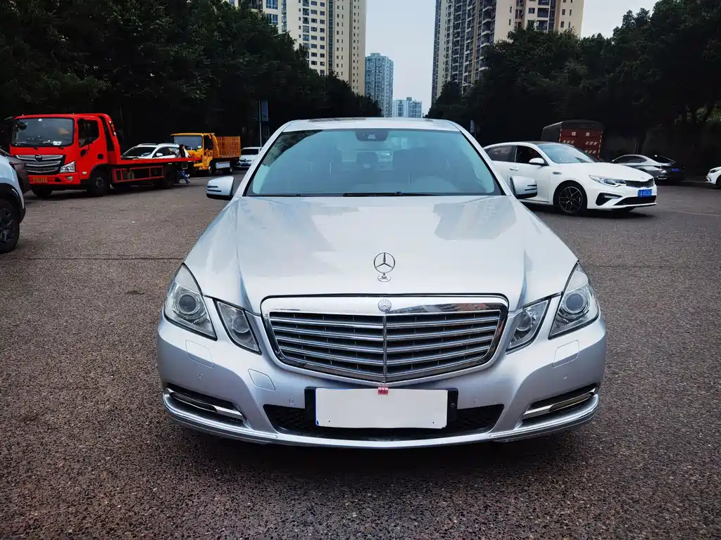 Mercedes-Benz E-Class — миниатюра 2