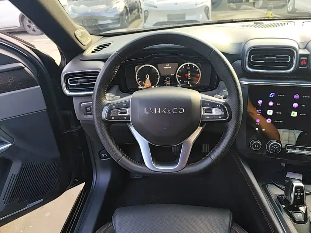 Lynk & Co 03 — миниатюра 11