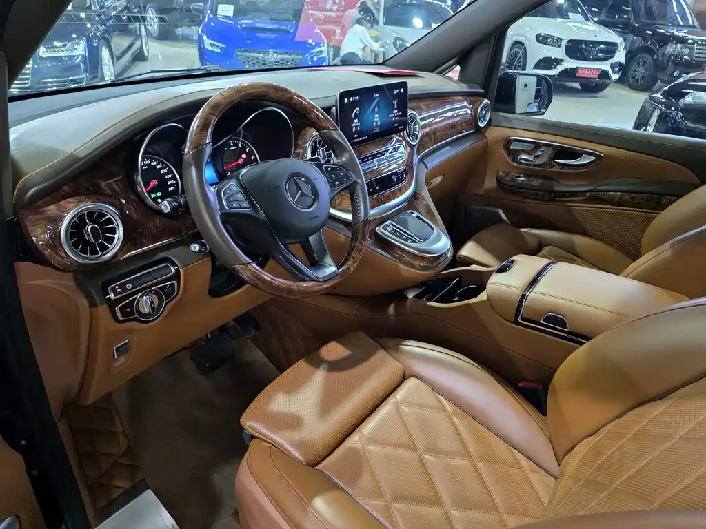 Mercedes-Benz V-Class V 2022 V 260 L Luxury