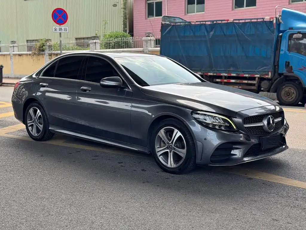 Mercedes-Benz C-Class — миниатюра 3