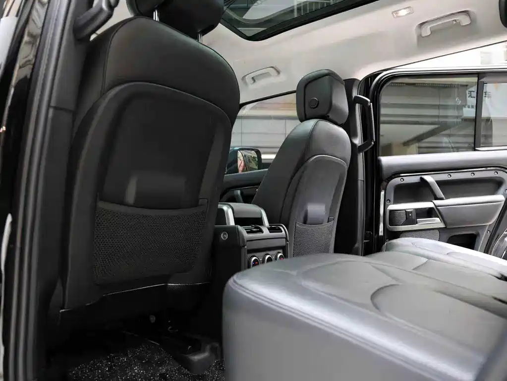Land Rover Defender — миниатюра 9