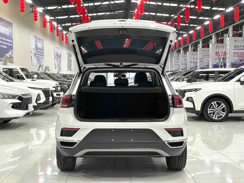 VOLKSWAGEN T ROC EXPLORING SONGS