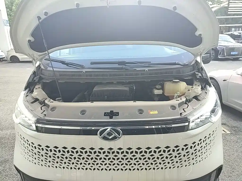 MAXUS V70 — миниатюра 20