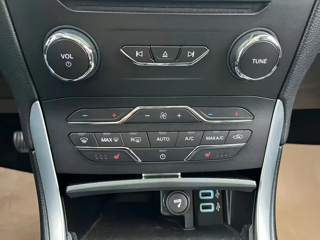 Ford Edge — миниатюра 7