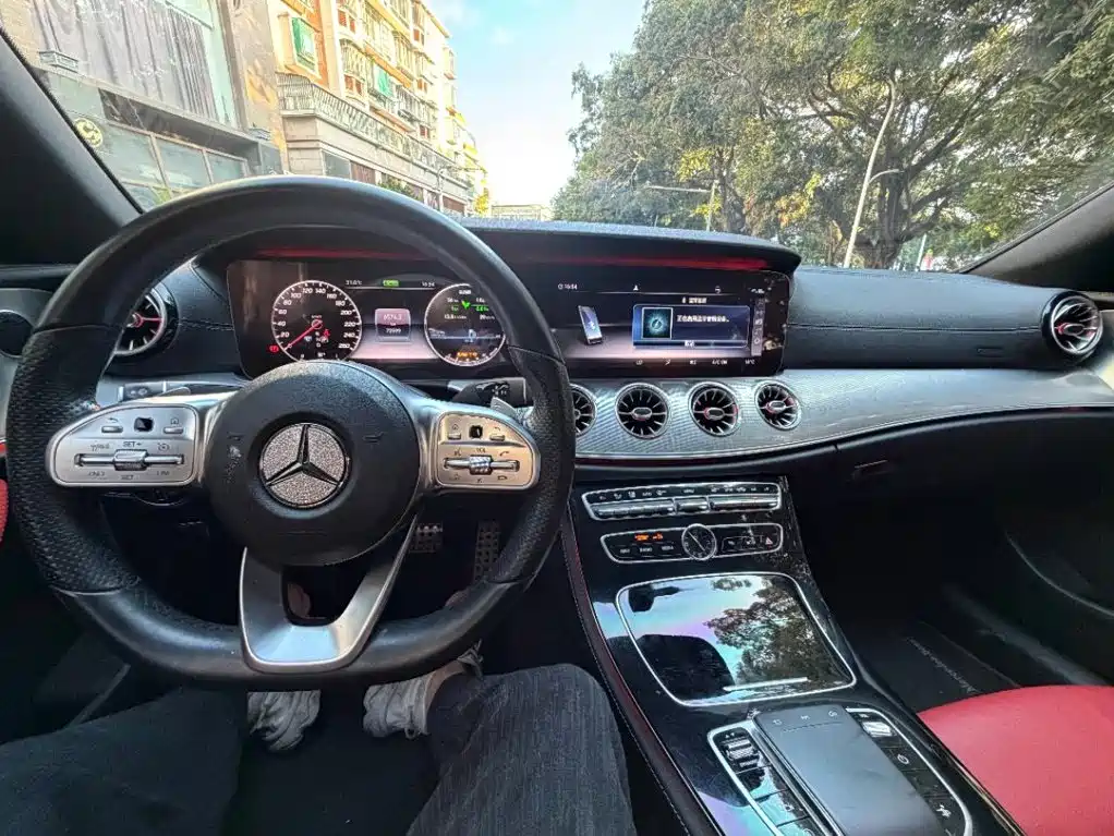 Mercedes-Benz E-Class (Import) — миниатюра 10