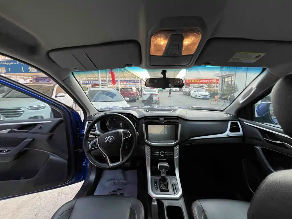 SAIC MAXUS CHASE T60