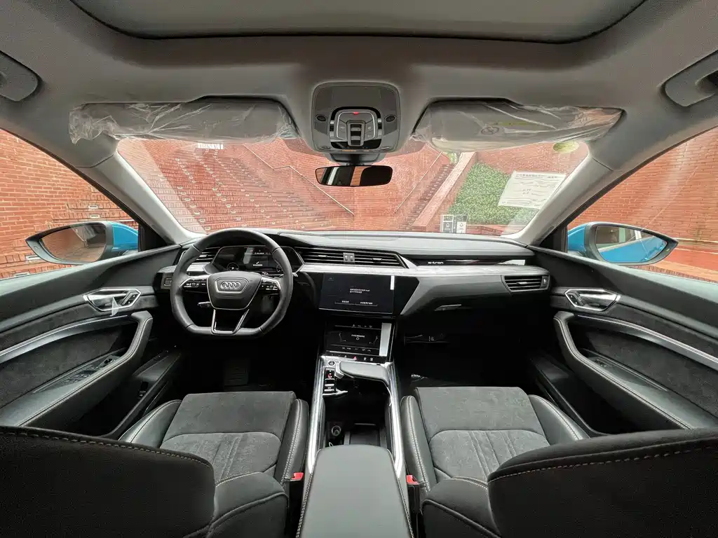 Audi e-tron — миниатюра 4