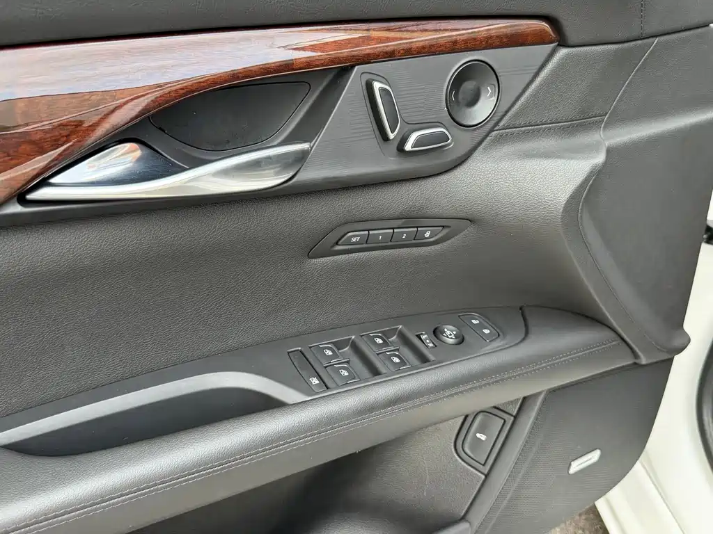 Cadillac CT6 — миниатюра 10