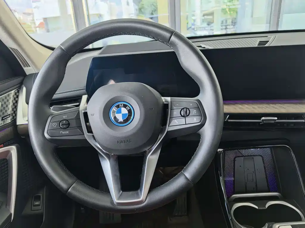 BMW iX1 — миниатюра 12