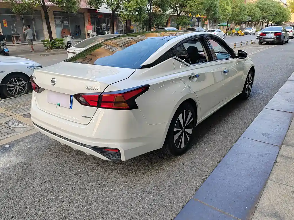 Nissan Teana — миниатюра 6