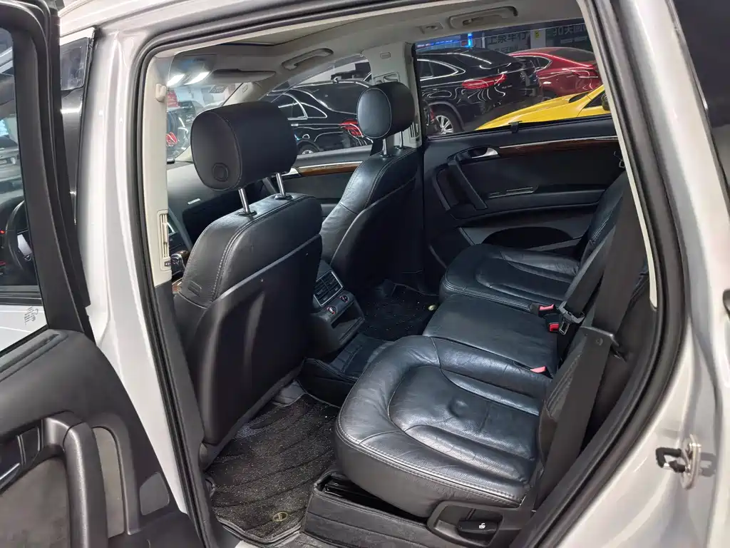 Audi Q7 — миниатюра 6