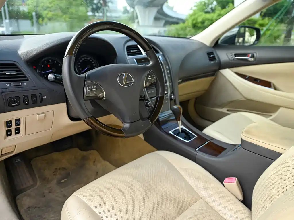Lexus ES — миниатюра 7