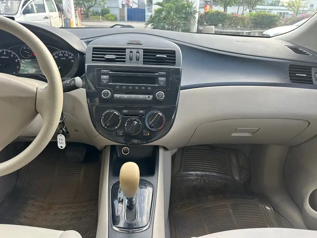 Nissan Tiida — миниатюра 19