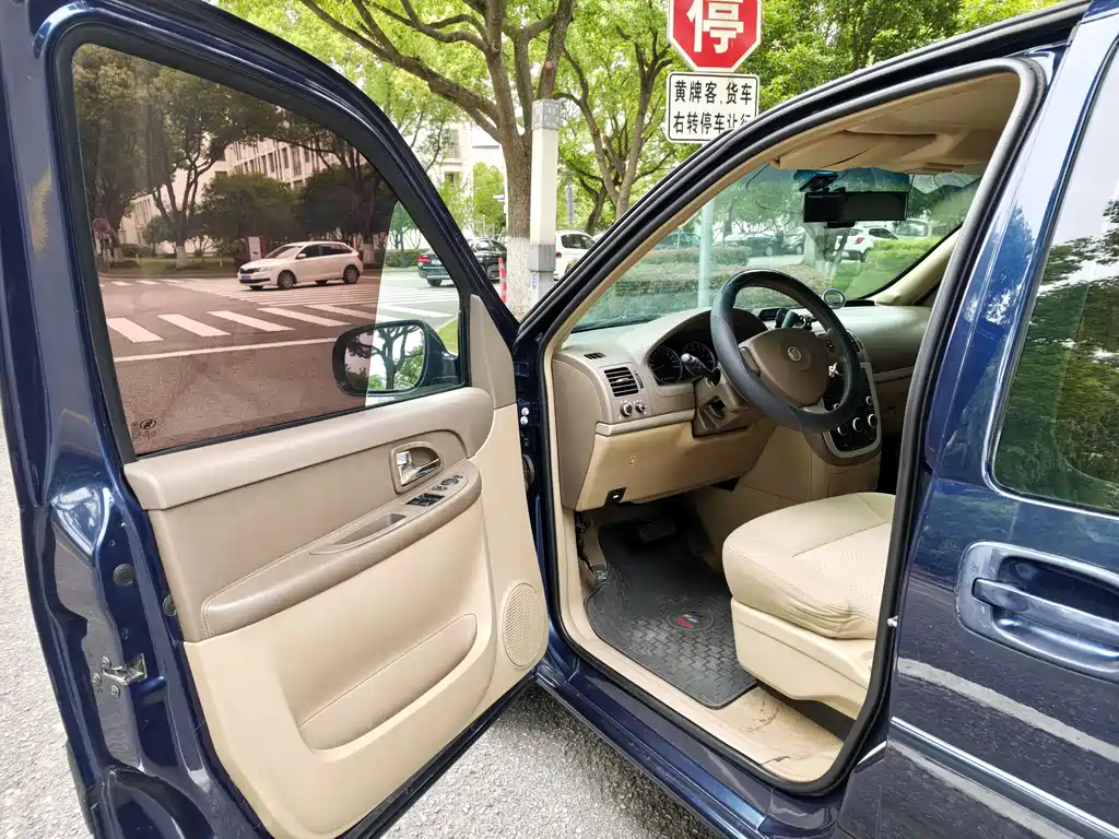Buick GL8 2014 2.4L Comfort