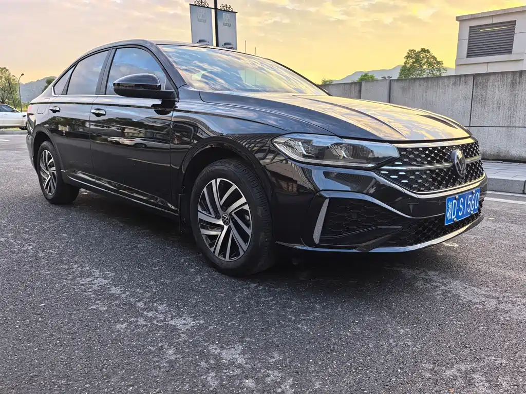 Volkswagen Lavida — миниатюра 2