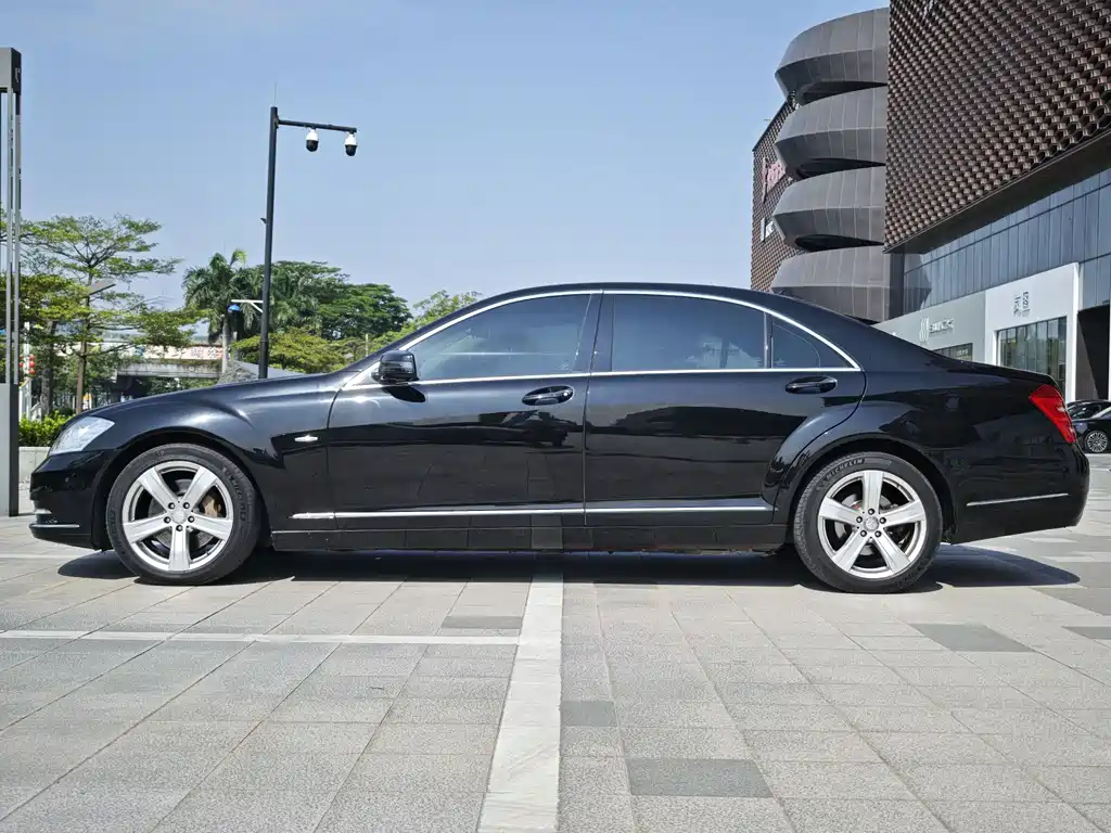 Mercedes-Benz S-Class — миниатюра 9