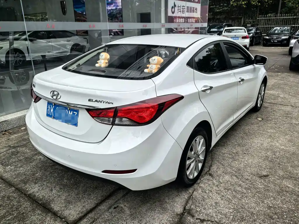 Hyundai Elantra Langdong — миниатюра 13