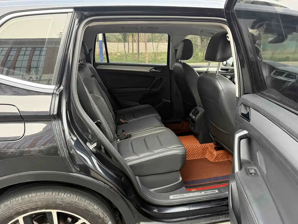 Volkswagen Tiguan L — миниатюра 8