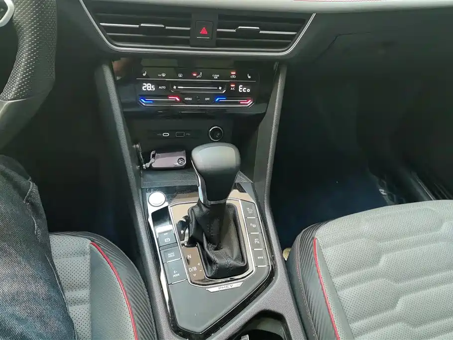 VOLKSWAGEN TIGUAN L NEW ENERGY