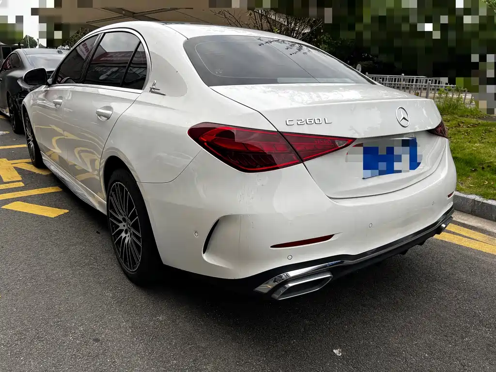 Mercedes-Benz C-Class — миниатюра 16