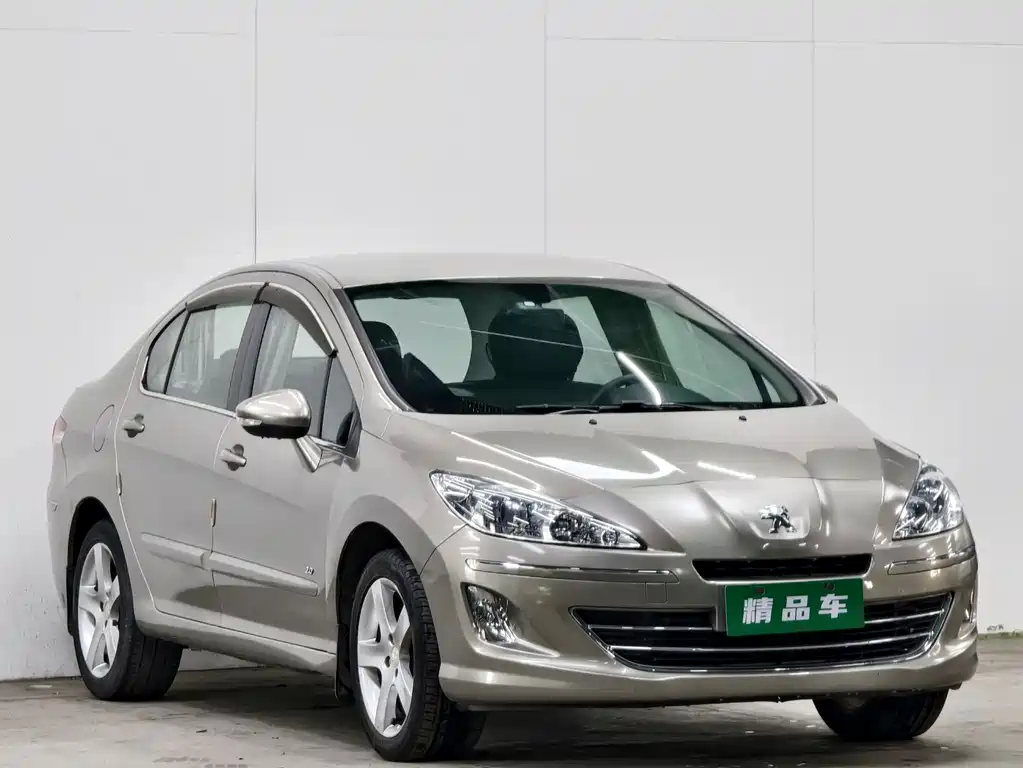Peugeot 408 2013 2.0L MT Comfort