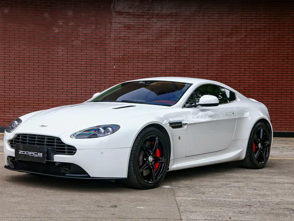 Купить Aston Martin V8 Vantage