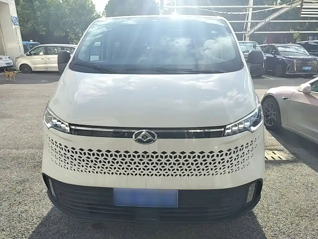 MAXUS V70 — миниатюра 3