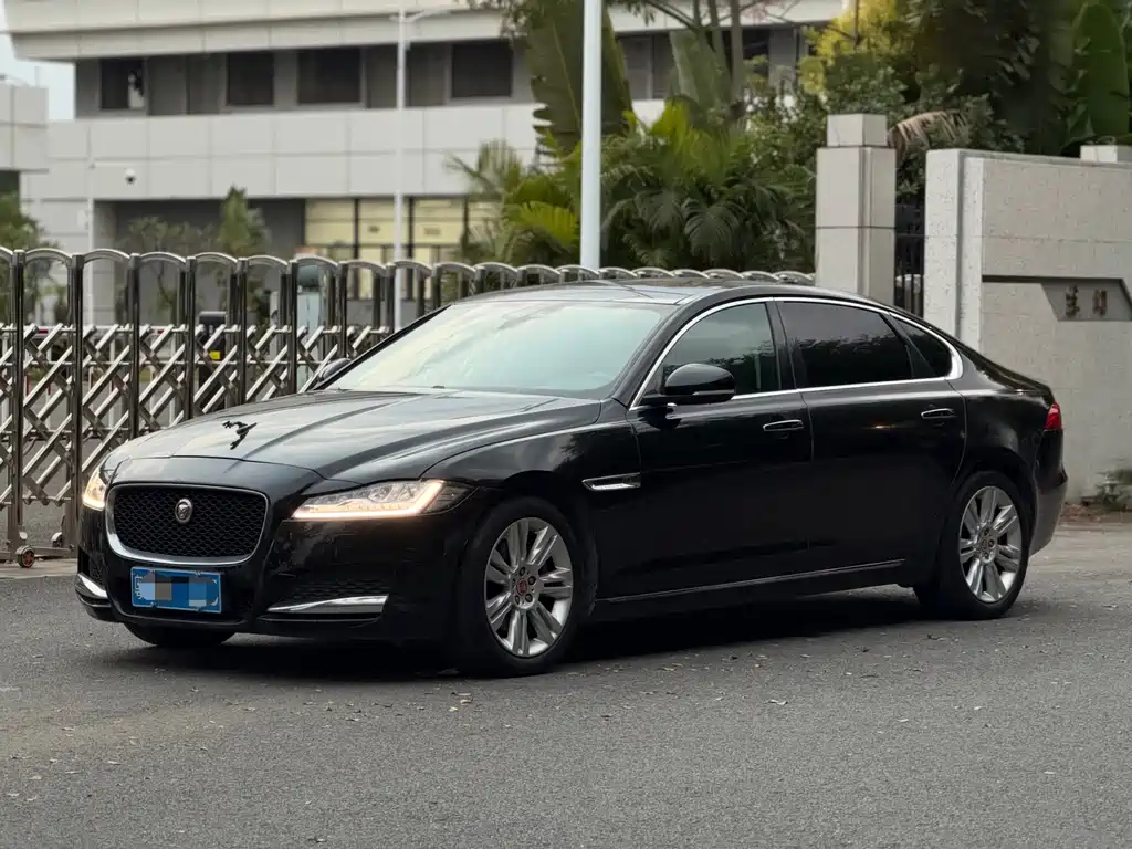 Jaguar XFL