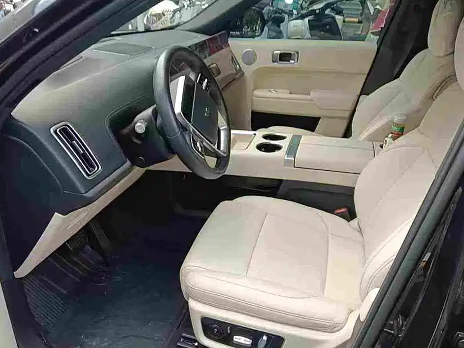 Li Auto Li L8 — миниатюра 2