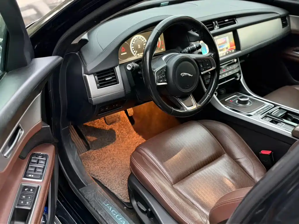 Jaguar XFL — миниатюра 3