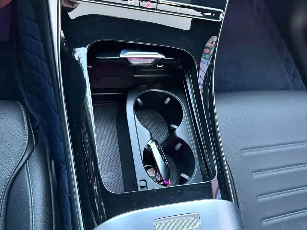 Mercedes-Benz C-Class — миниатюра 13