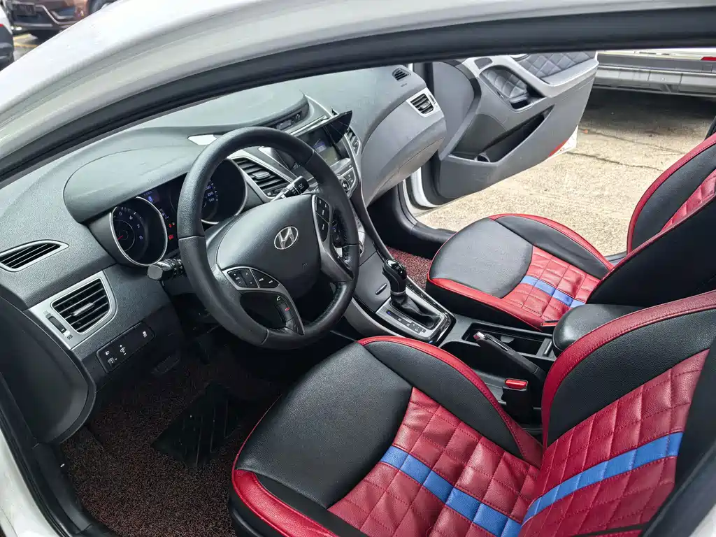 Hyundai Elantra Langdong — миниатюра 4